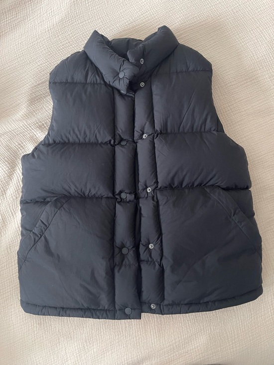 Roots Jackets & Blazers - Roots Black Quilted Duck down Puffer Vest